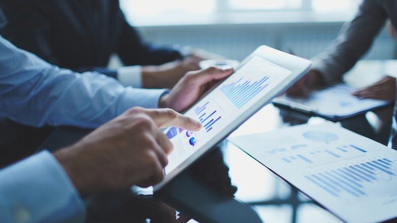 John Lowe aka the Money Doctor gives invaluable advice and reveals the secrets of successful stock-market trading.