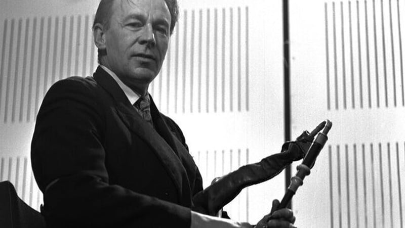 Séamus Ennis (1919 – 1982) will receive the Hall Of Fame award at this year's RTÉ Radio 1 Folk Music Awards,