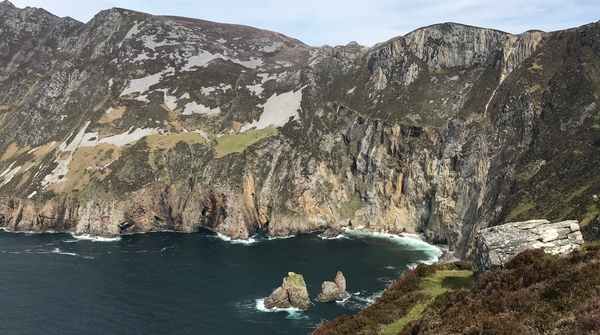 160,000 people visit Sliabh Liag each year