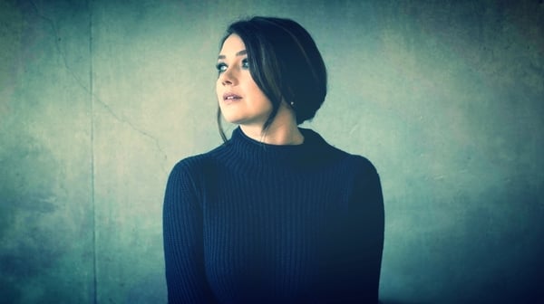Ireland's Favourite Folk Song - Pauline Scanlon tunes up