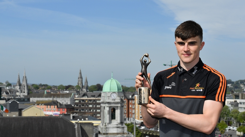 Sean O'Shea collecting his award