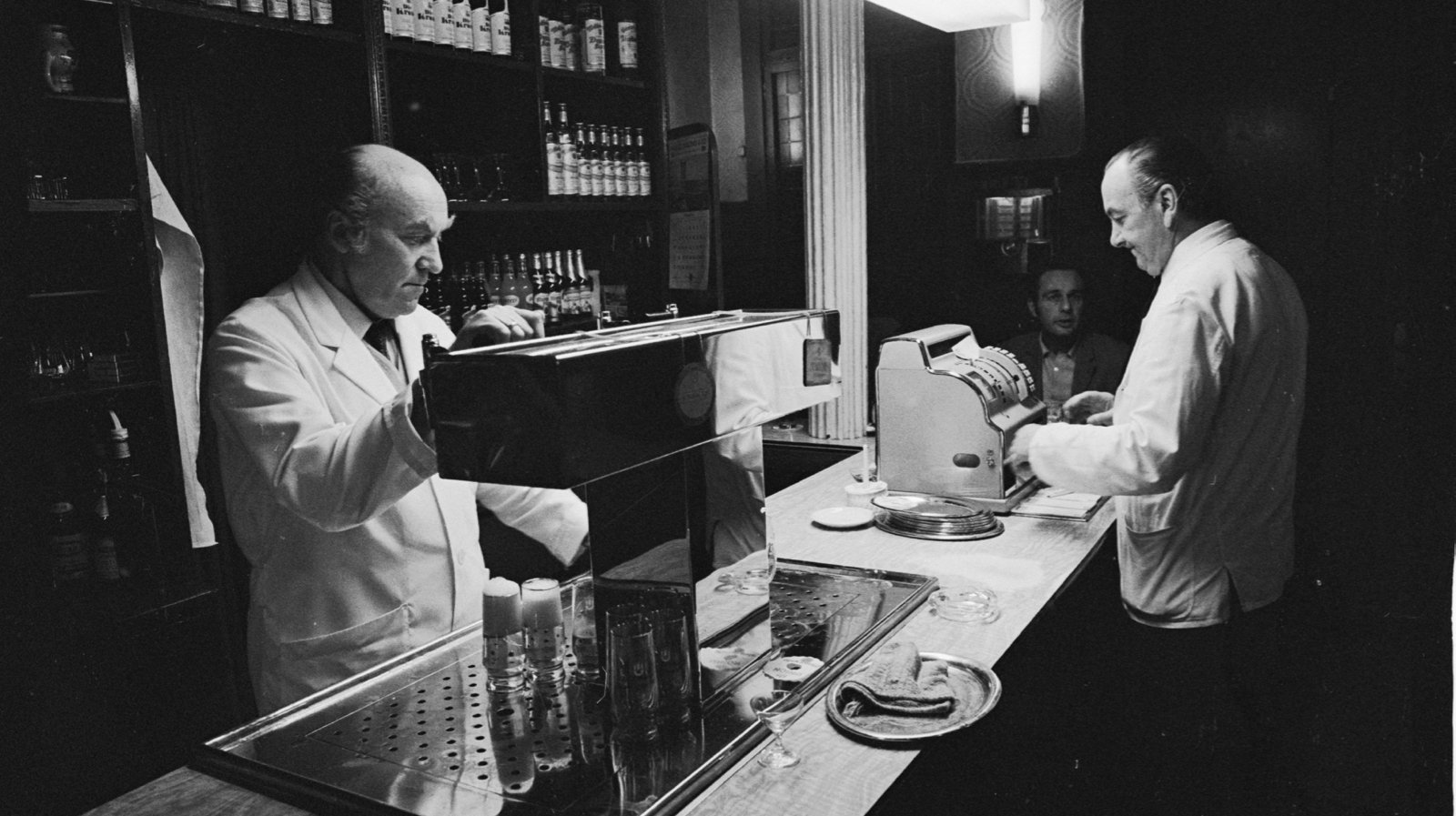 Selling craft beer in Germany in 1974. Photo: Owen Franken/Corbis via Getty Images