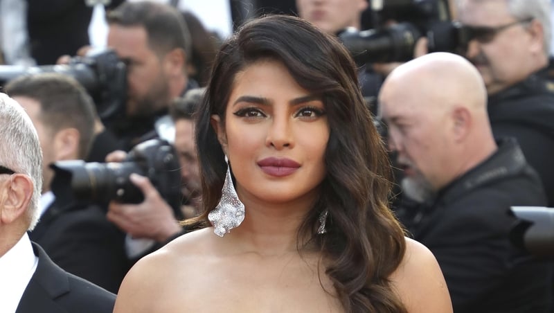 We get tips from a professional make-up artist, and it turns out the look isn't as complicated as you might think.