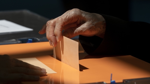 Turnout by midday was higher than it had been in 2014 in some countries