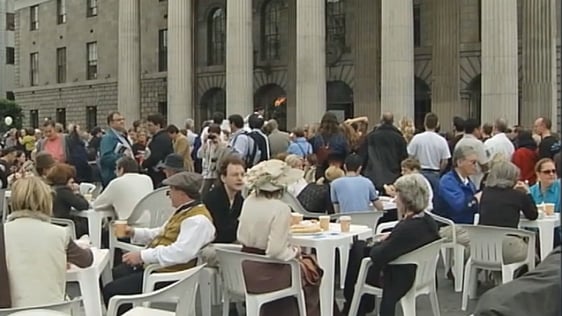 Bloomsday Centenary O'Connell Street, Dublin (2004)