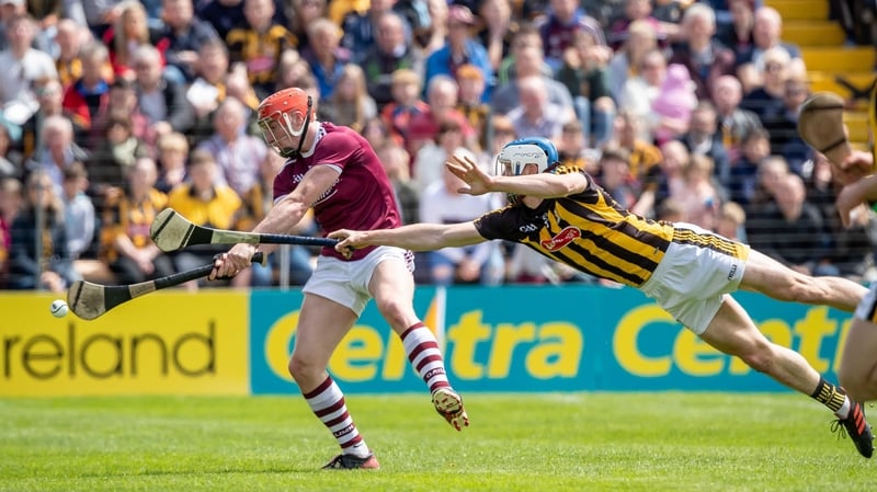 Kilkenny's Huw Lawlor tries to block Conor Whelan