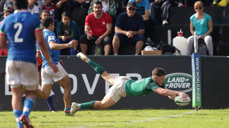 Rob Russell scores Ireland's fourth try