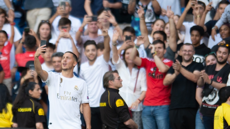 Eden Hazard takes a selfie with the Real Madrid fans