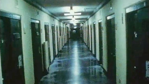 When the Maze prison closed in July 2000, among the last items to leave the compound were 10.000 books – which the IRA prisoners had collected since reading Freire in 1982.