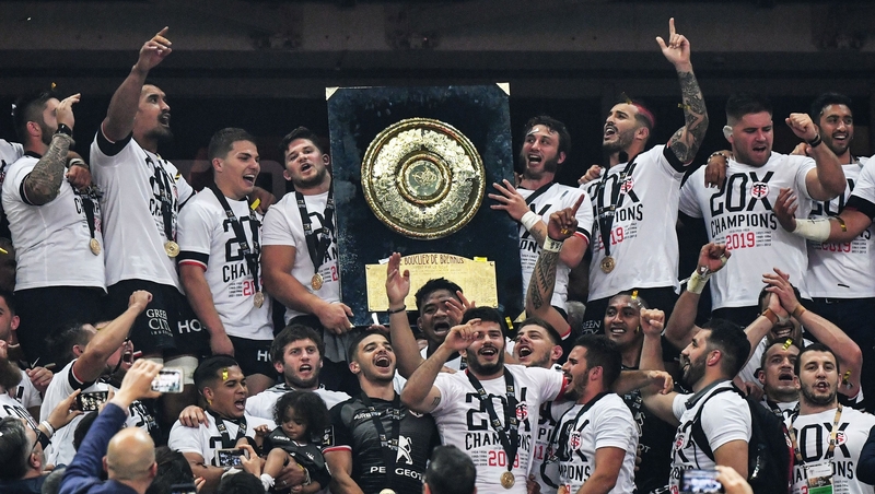 The Toulouse players celebrating their win