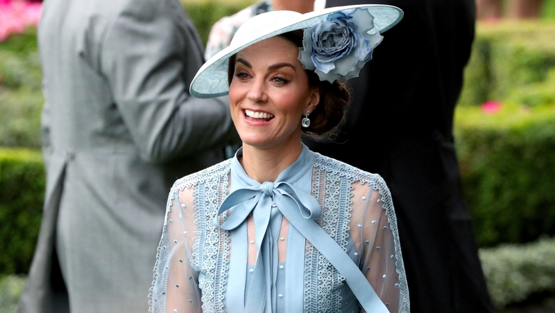 Kate chose an Elie Saab dress and a Philip Treacy hat for her day at the races.