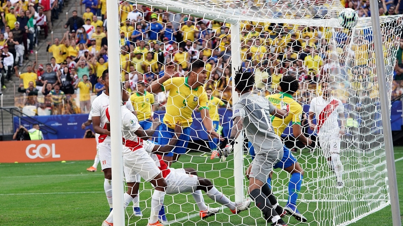 Casemiro scores Brazil's first goal against Peru