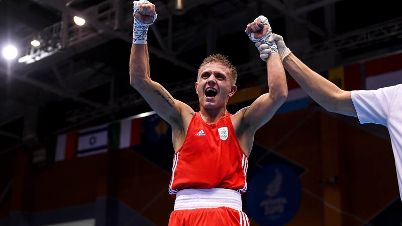 Kurt Walker celebrates his gold