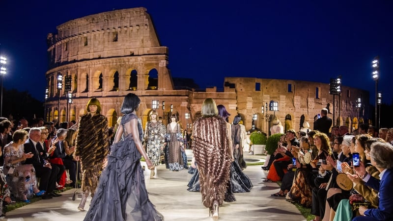 It also paid tribute to the labels late creative director, Karl Lagerfeld.