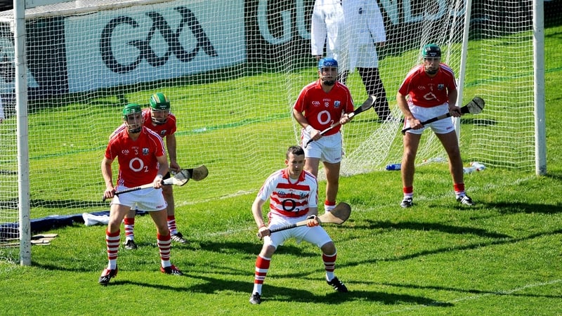 Cusack in action in the 2009 Munster Hurling Senior Championship quarter-final against Tipperary