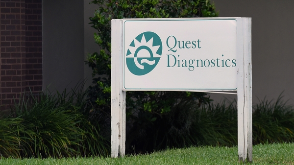Around 800 women and many of their GPs did not get the test results, due to an IT problem at a Quest laboratory in the US