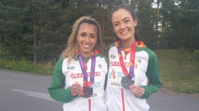 Nadia Power and Eilish Flanagan with their medals