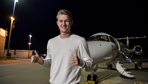 Matthijs de Ligt arrived in style to seal his Juve deal