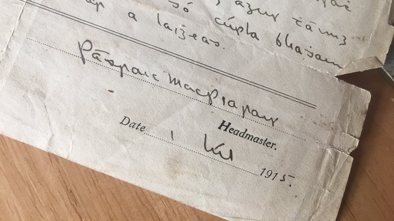 The report contains Patrick Pearse's evaluation of the academic performance of a Mícheál Ó Súilleabháin