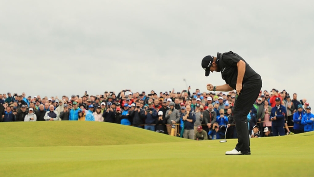 Lowry sinks another putt on the final round