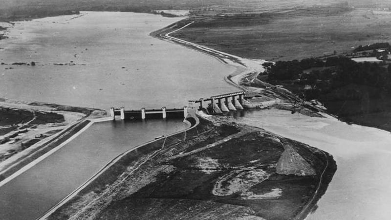 An aerial view of Parteen weir. Photo: used with kind permission of ESB Archives 
https://esbarchives.ie