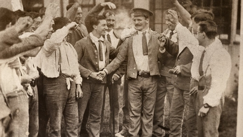 Martin O'Meara being congratulated by fellow hospital patients (Pic: Australian War Memorial)