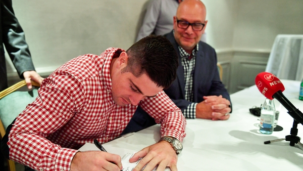Joe Ward in the company of promoter Lou DiBella