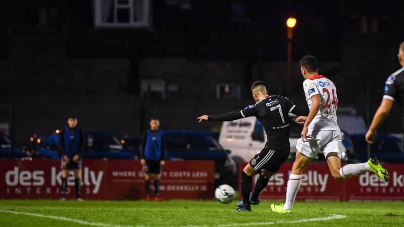 Mandroiu scores the winner at Dalymount Park