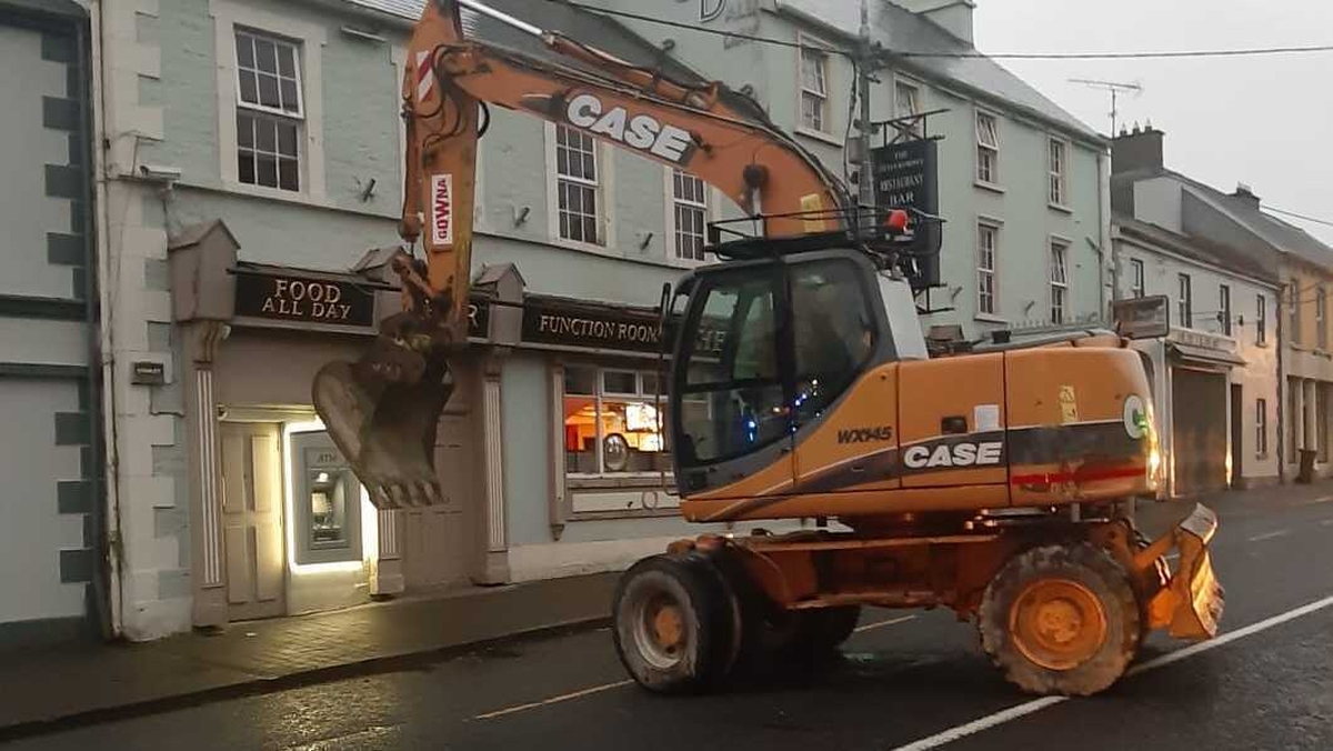 Two men arrested after attempted ATM robbery in Cavan