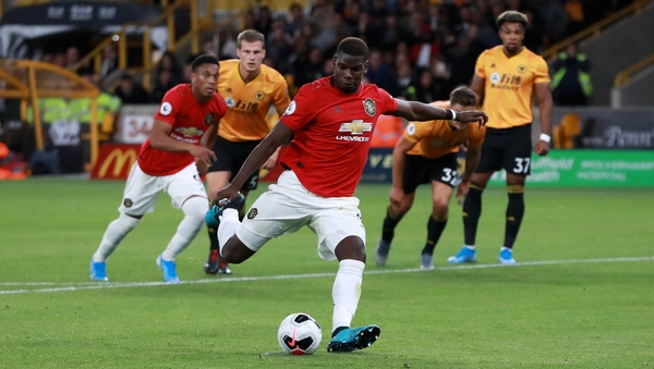 Paul Pogba misses from the spot