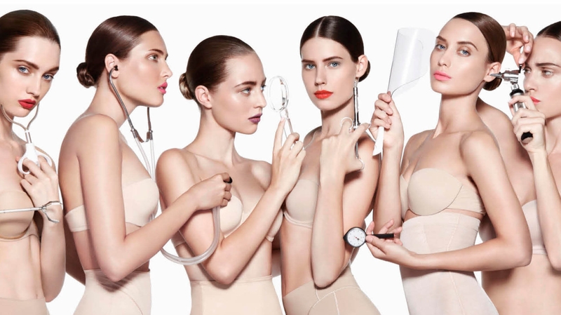 If you have burning questions about cosmetic surgery, now's your chance.