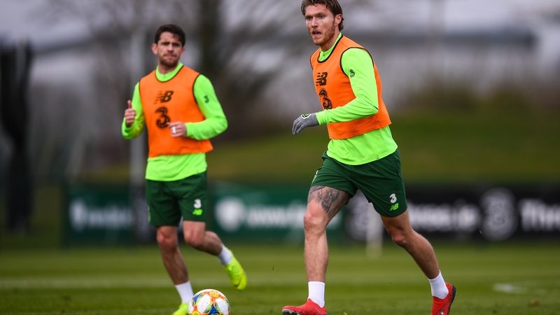 Jeff Hendrick (R) and Robbie Brady