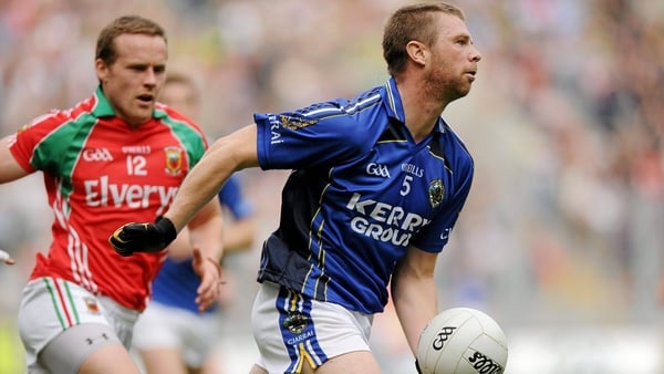 Tomás Ó Sé in action against Andy Moran