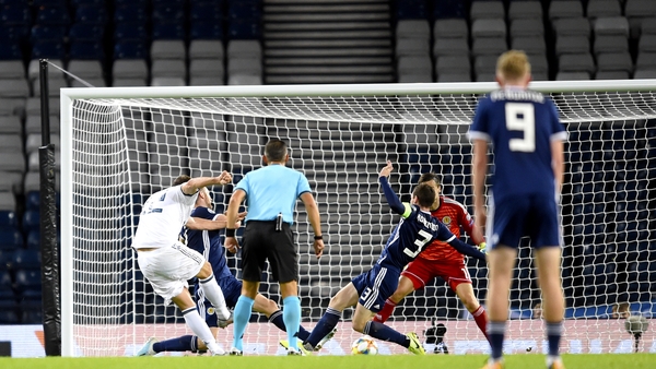 Russia's Artem Dzyuba finds the net