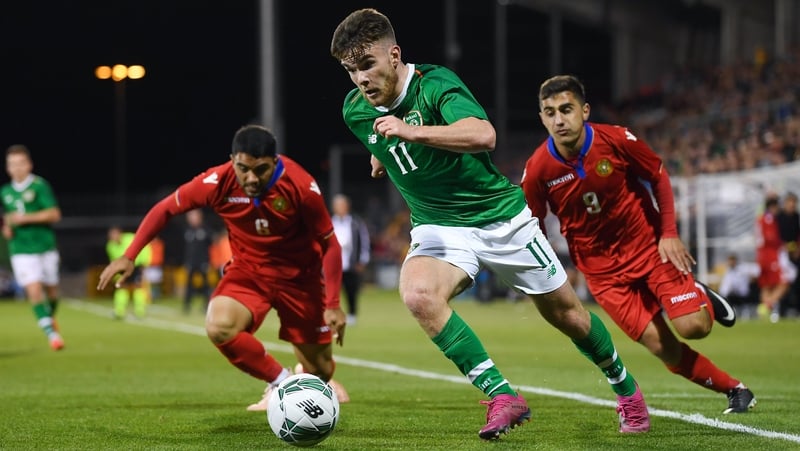 The forward can play through the middle or coming in off the flank