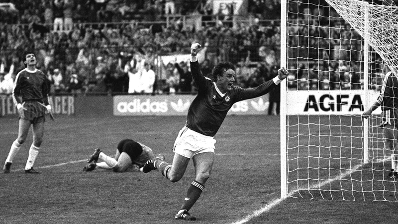 Kevin Moran celebrates scoring against Bulgaria at Lansdowne Road in 1987
