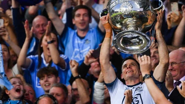 Stephen Cluxton lifts the Sam Maguire