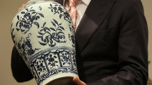 The vase is similar to the same Yongle period as the one pictured above