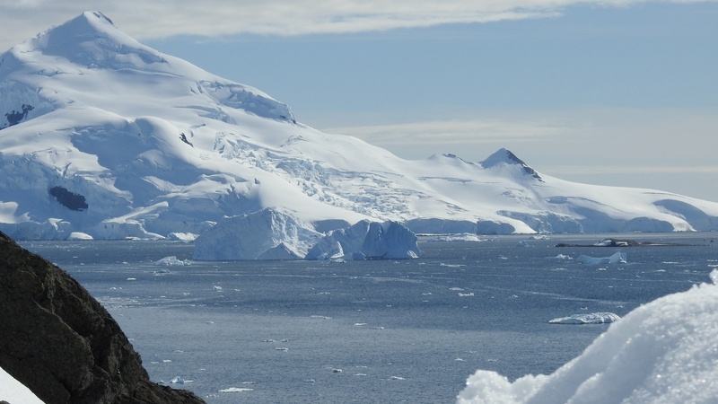 The report warns that sea levels could rise by over 1m by the end of the century