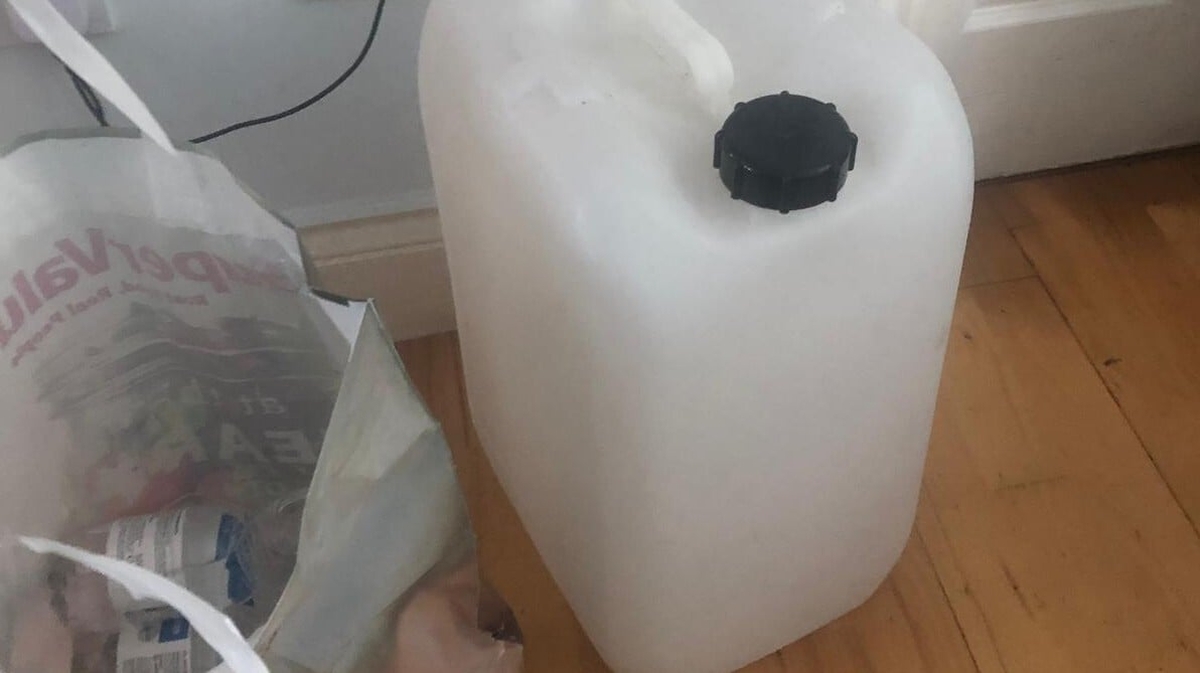 Gardaí seize illicit alcohol in Cork 