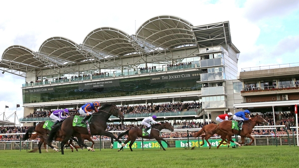 Earthlight edges out Golden Horde in last season's Middle Park Stakes at Newmarket