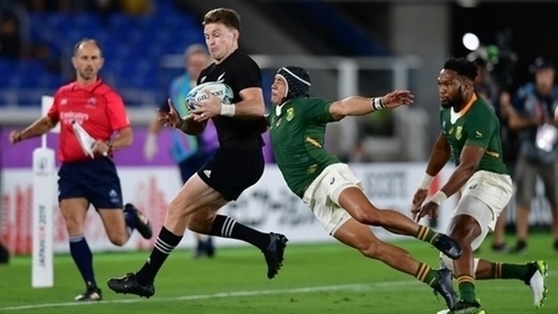 Springbok Cheslin Kolbe tackles Beauden Barret
