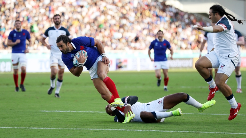 Yoann Huget goes over for the first try