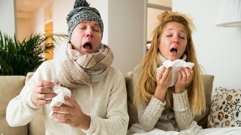 The checklist: sore throat, fever, cough, phlegm, runny nose... Photo: Aleksandra Suzi/ Shutterstock