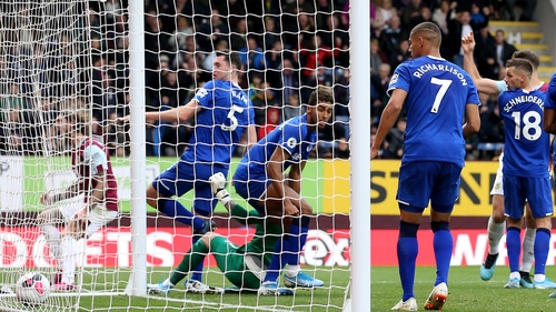 Jeff Hendrick celebrates his winner