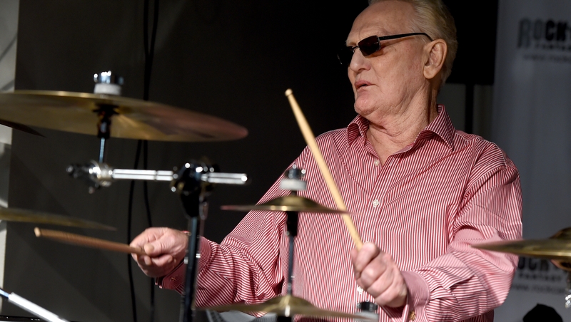 Ginger Baker performs at the Rock 'N' Roll Fantasy Camp in North Hollywood in 2015