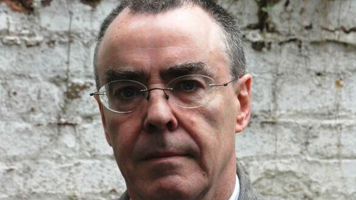 Ciaran Carson’s "The Brimming World: Selected Essays"