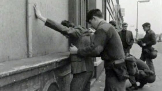 Soldiers searching civilians, Belfast (1969)