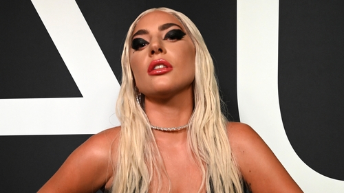 Lady Gaga - "A single lady"