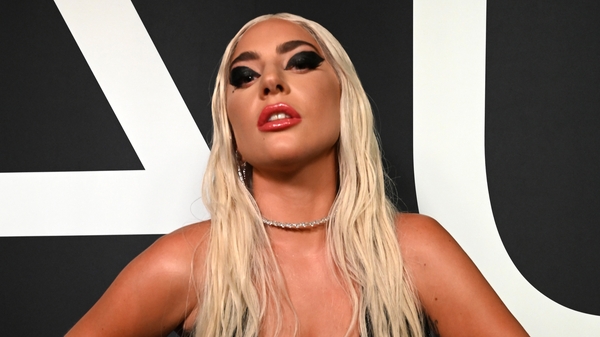 Lady Gaga - "A single lady"